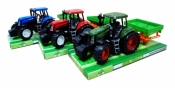 Traktor z maszyną