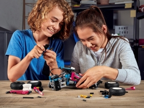 Lego Technic: Łazik terenowy (42124)