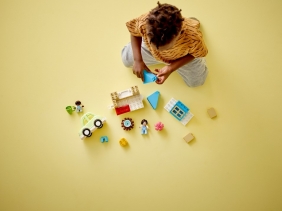 LEGO Duplo Town: Dom rodzinny na kółkach (10986)