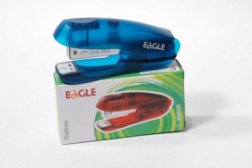 Zszywacz zwykły Eagle niebieski (S5072B) 24/6 do 15 kartek