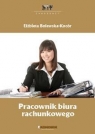 Pracownik biura rachunkowego Elżbieta Bolewska-Kocór