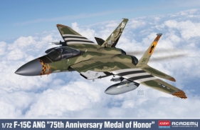 Model plastikowy F-15C 75th Anniversary Medal of Honor (12582)