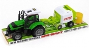 Traktor z maszyną