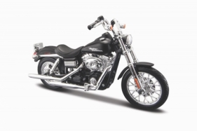 Model motocykl Harley-Davidson 2006 Dyna Street Bob czarny 1/18 (10139360/77014)