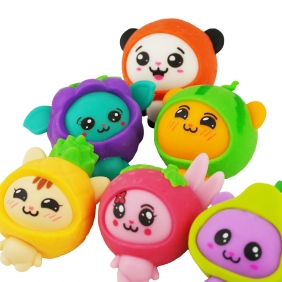 Gniotek - Zwierzątko w owocowej czapce, 1 szt.