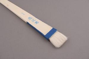 <img src='https://webimage.pl/pics/157/2/d4022118212157.jpg' style='height:440px' /> Pędzel do decoup. włos kozy płaski szeroki nr 1,5