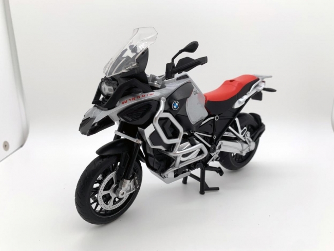 <img src='https://webimage.pl/pics/169/4/d5906079624169.jpg' style='height:440px' /> BMW R1250Gs Adventure 1/12 srebrny
