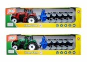 Traktor z maszyną