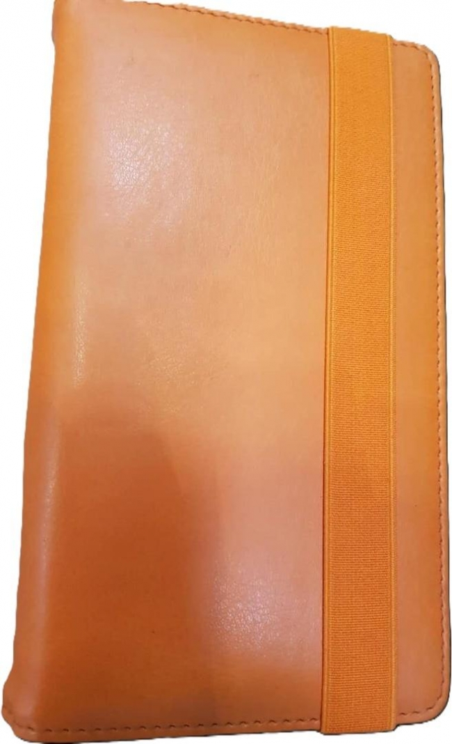 <img src='https://webimage.pl/pics/173/0/d5905316750173.jpg' style='height:440px' /> Kalendarz książkowy zbliżony do A5 wymienny wkład