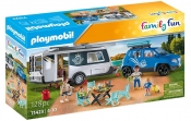 Playmobil, Family Fun: Samochód z przyczepą kempingową (71423)