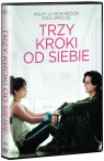 Trzy kroki od siebie