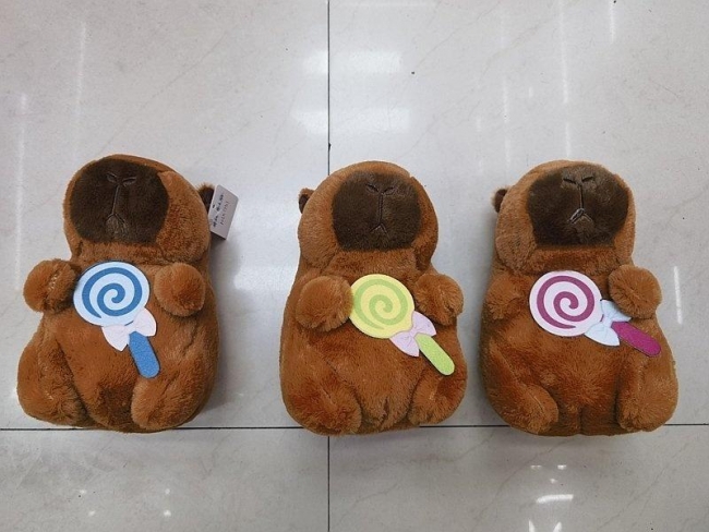 <img src='https://webimage.pl/pics/252/4/d5901271624252.jpg' style='height:440px' /> Maskotka pluszowa kapibara MIX