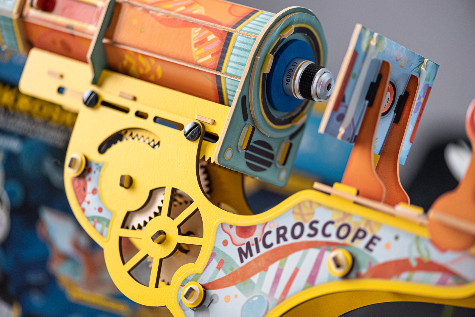 Puzzle 3D National Geographic - Mikroskop
