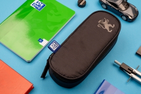 Piórnik z klapką Oxford School - czarny