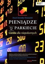 Pieniądze leżą na parkiecie
