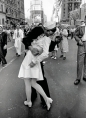 Clementoni, Puzzle Life Magazine 1000: The Kiss (39631)