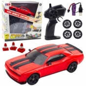 Auto sportowe RC z wymiennymi kołami czerwone