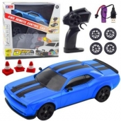 Auto sportowe RC z wymiennymi kołami niebieskie
