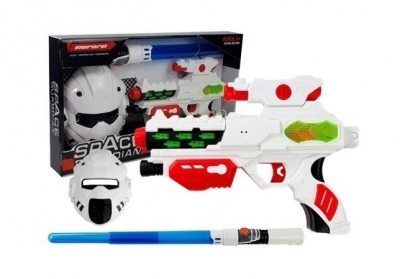<img src='https://webimage.pl/pics/352/9/d5907625589352.jpg' style='height:440px' /> Pistolet laserowy z maską i mieczem świetlnym