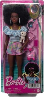 Lalka Barbie z fryzurą w stylu afro z akcesoriami (HPL77)