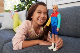 Barbie Fashionistas: Lalka stylowy Ken - Kolorowa bluza, blond włosy (DWK44/GRB88)