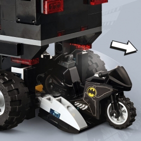 Lego DC Super Heroes: Mobiln a Baza Batmana (76160)