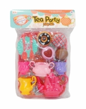 Naczynia kuchenne z produktami spożywczymi