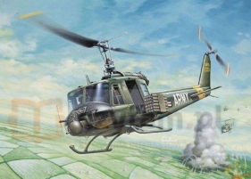 ITALERI UH1B Huey (040)