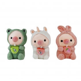 Pluszowy prosiaczek w uroczym ubranku, 23 cm