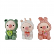 Pluszowy prosiaczek w uroczym ubranku, 23 cm