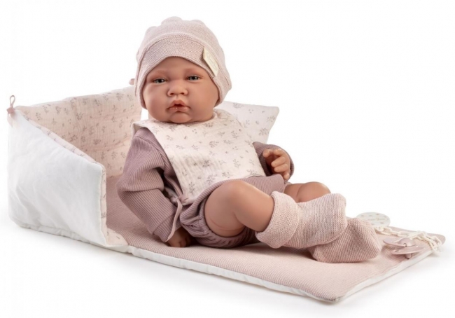 Lalka hiszpańska Lua z pościelą do łóżeczka 42cm