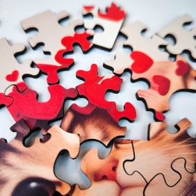 Puzzle drewniane 50: Kotek pełen miłości
