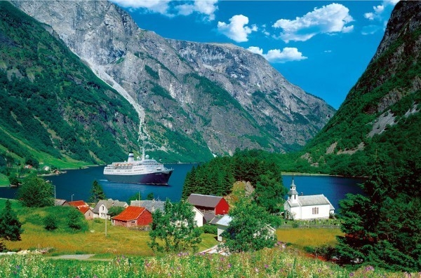 RAVEN. 3000 EL. Fiordy w Norwegii