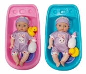 Lalka bobas siusiająca z akcesoriami w wanience