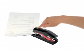 Zszywacz Rapid SUPREME OMNIPRESS czarno-czerwony 30k (5000547)
