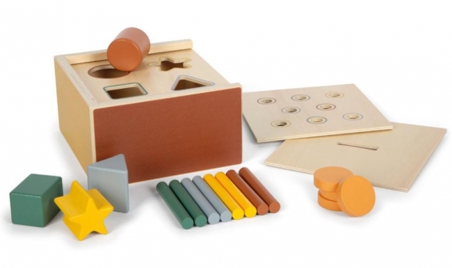 <img src='https://webimage.pl/pics/433/7/d4020972127433.jpg' style='height:440px' /> Montessori sorter kształtów i kolorów