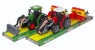  Traktor z maszyną