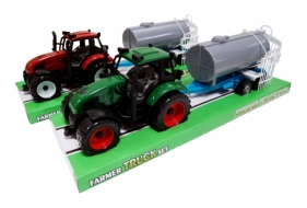 Traktor z maszyną