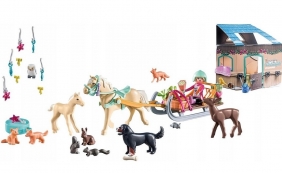 Playmobil, Kalendarz adwentowy Świat koni: Świąteczny kulig (71345)