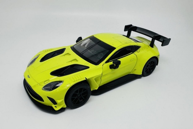 Aston Martin Vantage żółty światło+dźwięk