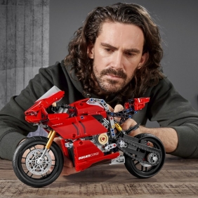 Lego Technic: Ducati Panigale V4 R (LG42107)