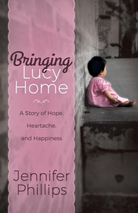Bringing Lucy Home - Phillips Jennifer