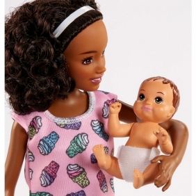 Barbie Opiekunka zestaw + lalki (FHY97)