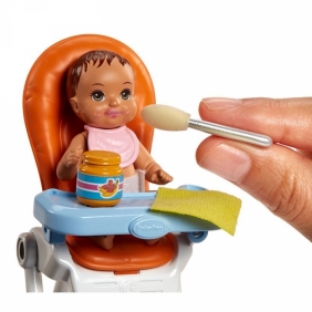 Barbie Opiekunka zestaw + lalki (FHY97)