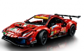 Lego Technic: Ferrari 488 GTE “AF Corse #51” (42125)