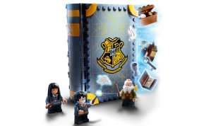 Lego Harry Potter: Chwile z Hogwartu™: zajęcia z zaklęć i uroków (76385)