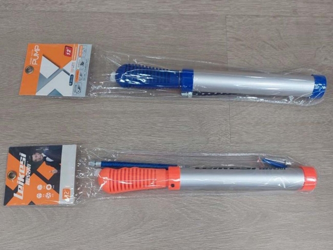Pompka ręczna 29cm MIX