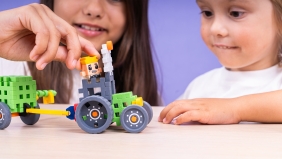 Mini Waffle - Farmer - Traktor z opryskiwaczem, 50 el.