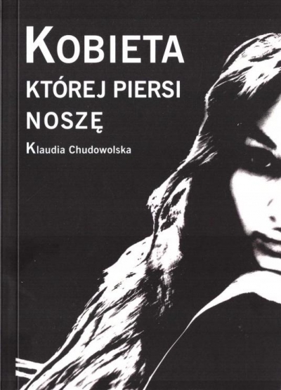 Kobieta której piersi noszę