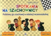Spotkania na szachownicy Karty pracy Zeszyt z naklejkami - Solecka Anna